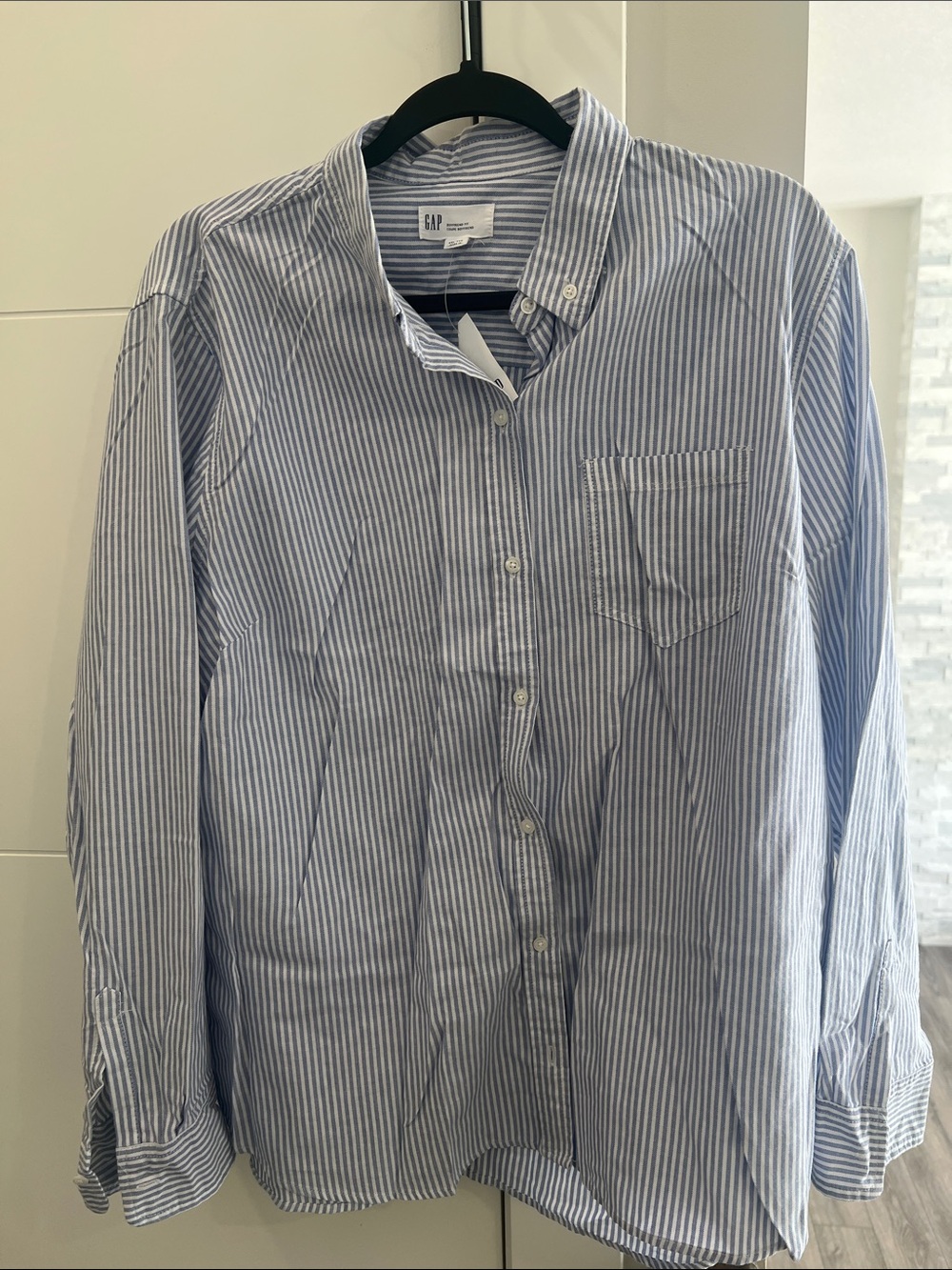 New GAP Blue and White Vertical Stripe Button-Down 100% Cotton Shirt